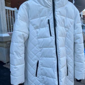 Guess Winer coat. Like new. Only worn once.